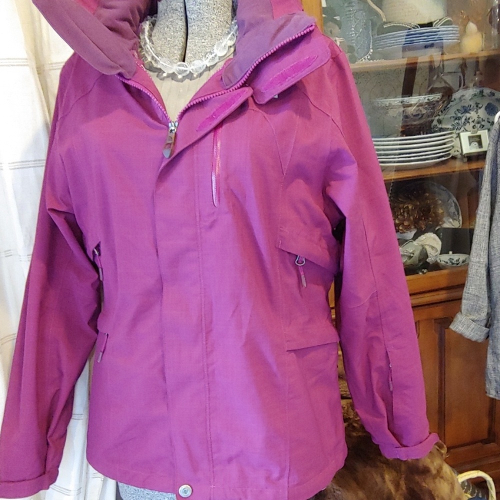 The North Face like new, size medium - Picture 6 of 8